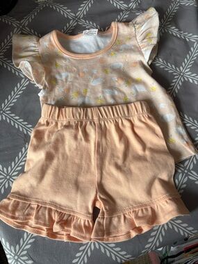 New Peach Swan Print Ruffle Short Set size 12mths